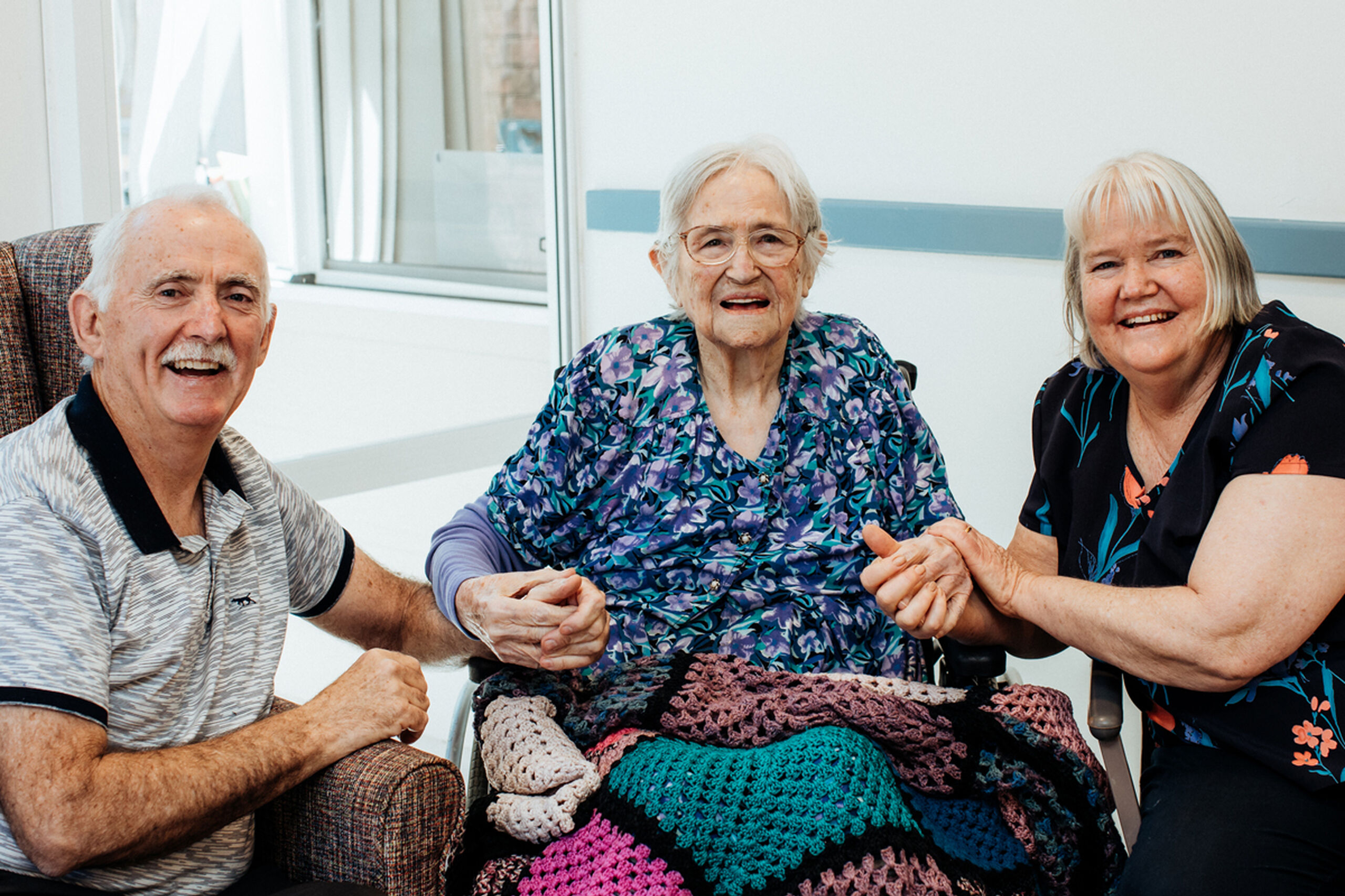 Brother and sister volunteers bring joy to residents at Moonya Residential Aged Care