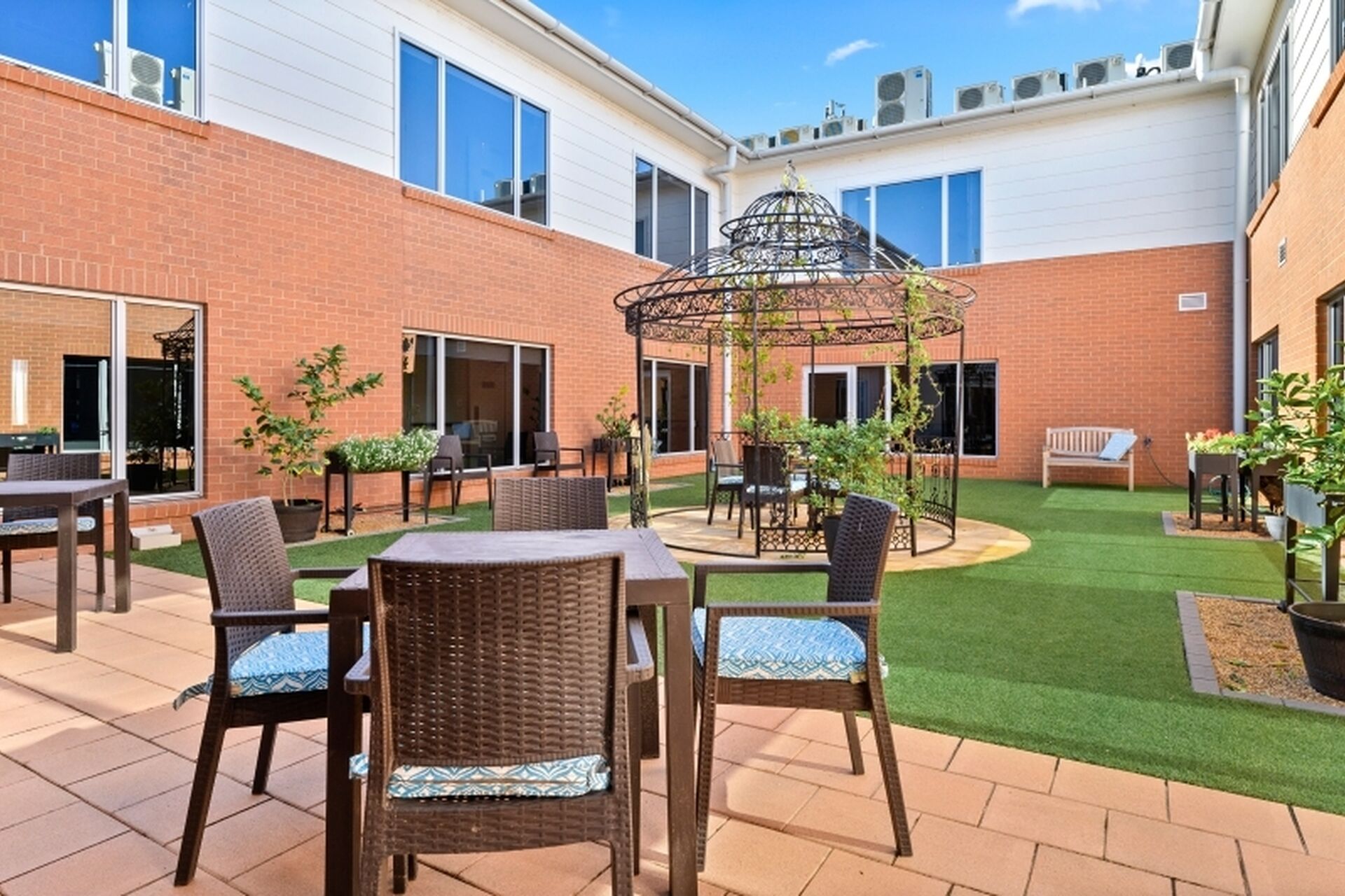 communal outdoor courtyard for nursing home residents at baptistcare kintyre lodge aged care home in dubbo