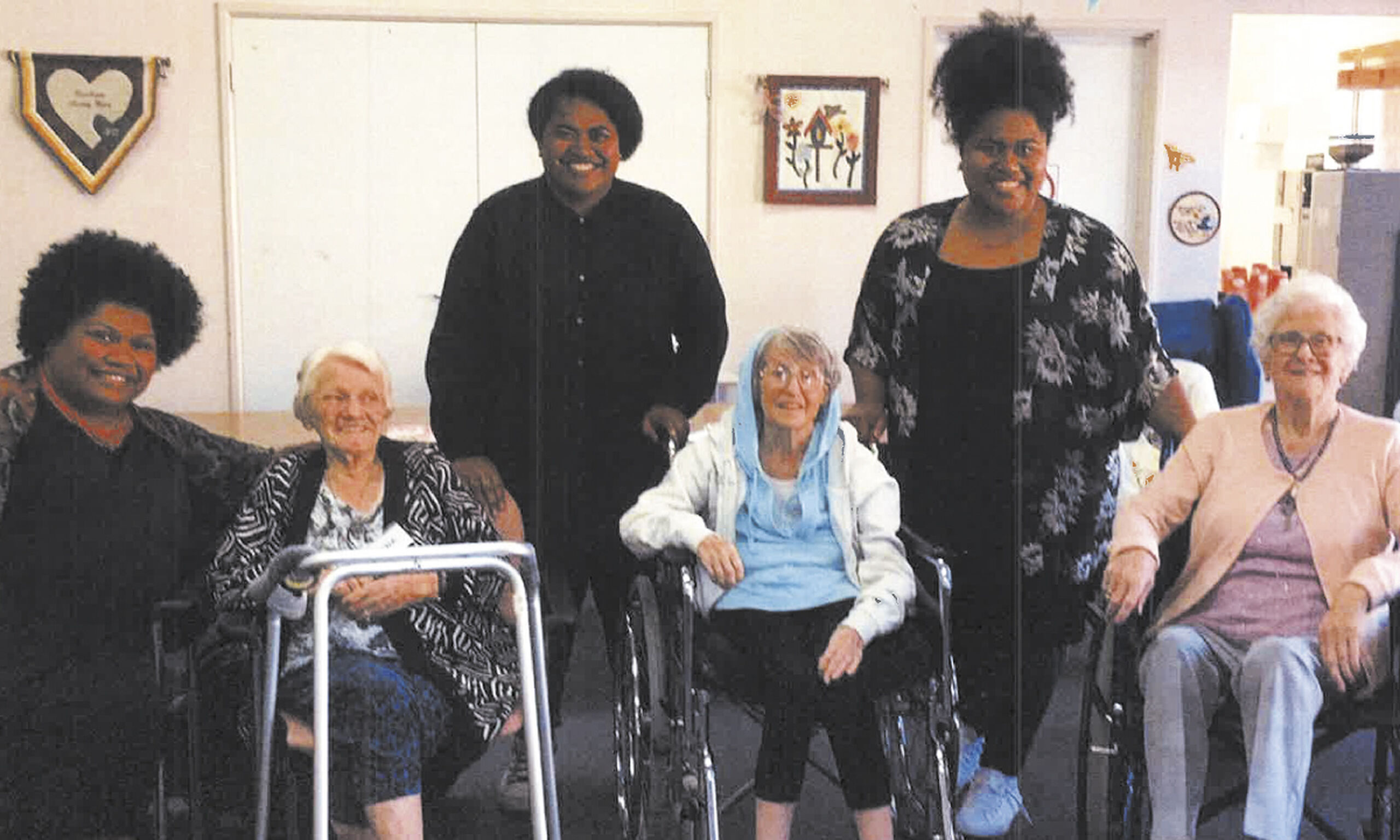 Talented volunteers delight Gracehaven residents with musical gifts