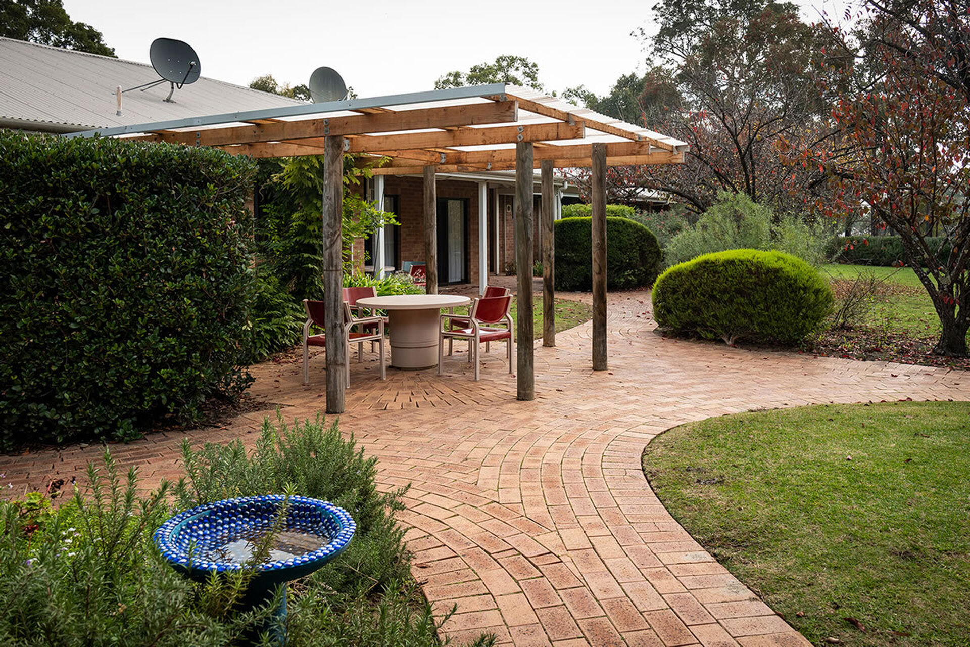 courtyard at baptistcare yallambee aged care home in mundaring wa for nursing home residents to explore