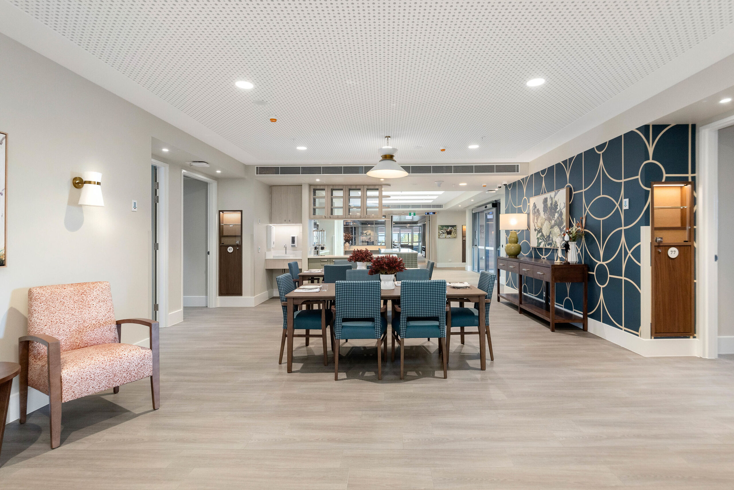 Glendale lodge dining