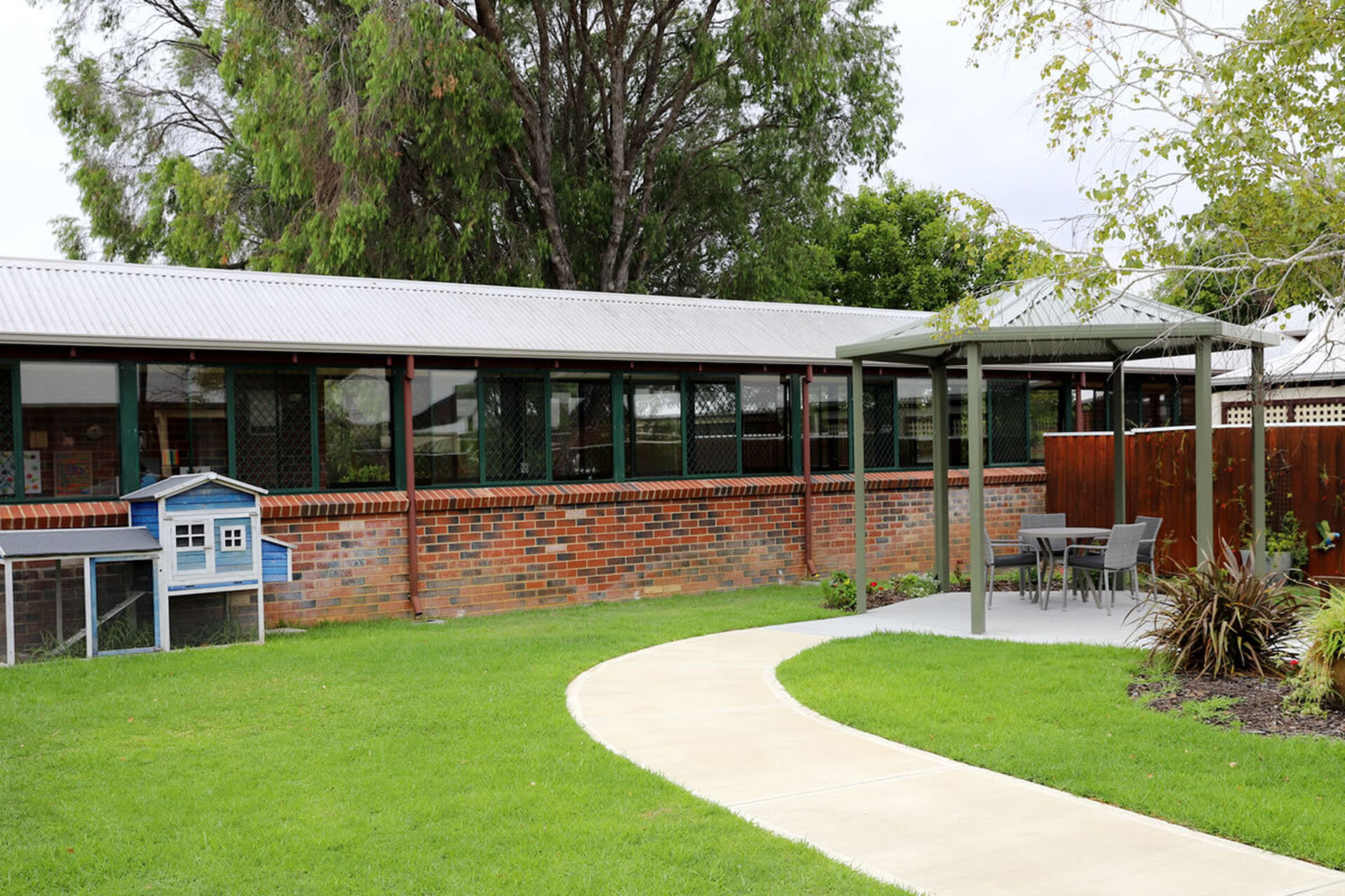 courtyard at baptistcare william carey court aged care home in busselton wa for nursing home residents to explore