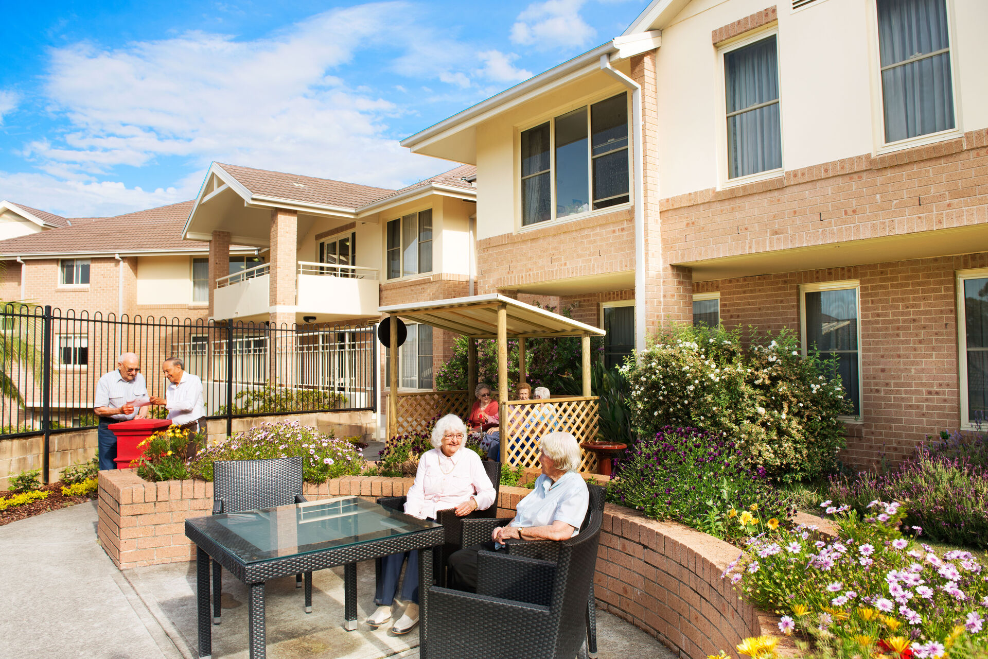 baptistcare warena centre bangor sutherland shire sydney residential aged care home gardens for aged care residents to enjoy and socialise