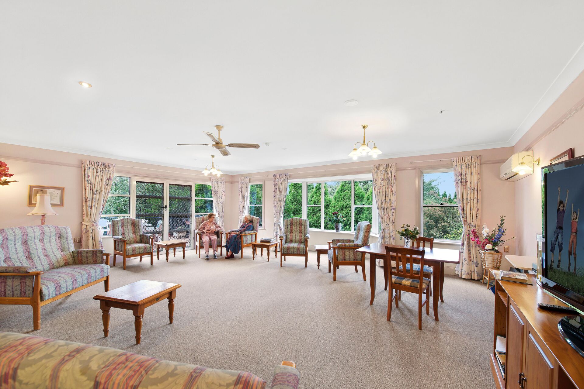 large homely sitting room for aged care residents at baptistcare morven gardens aged care home in leura nsw blue mountains