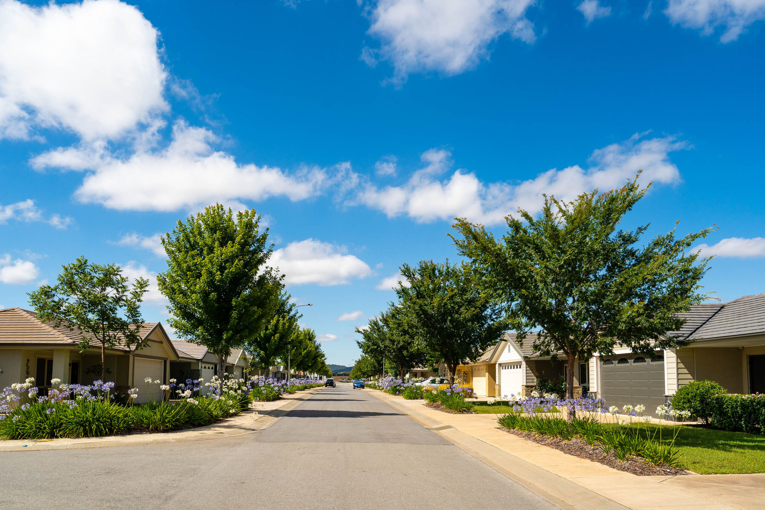 baptistcare the grange retirement village has private roads lined with modern retirement community lifestyle villas and beautiful large trees for over 55s retirees in Wagga Wagga.