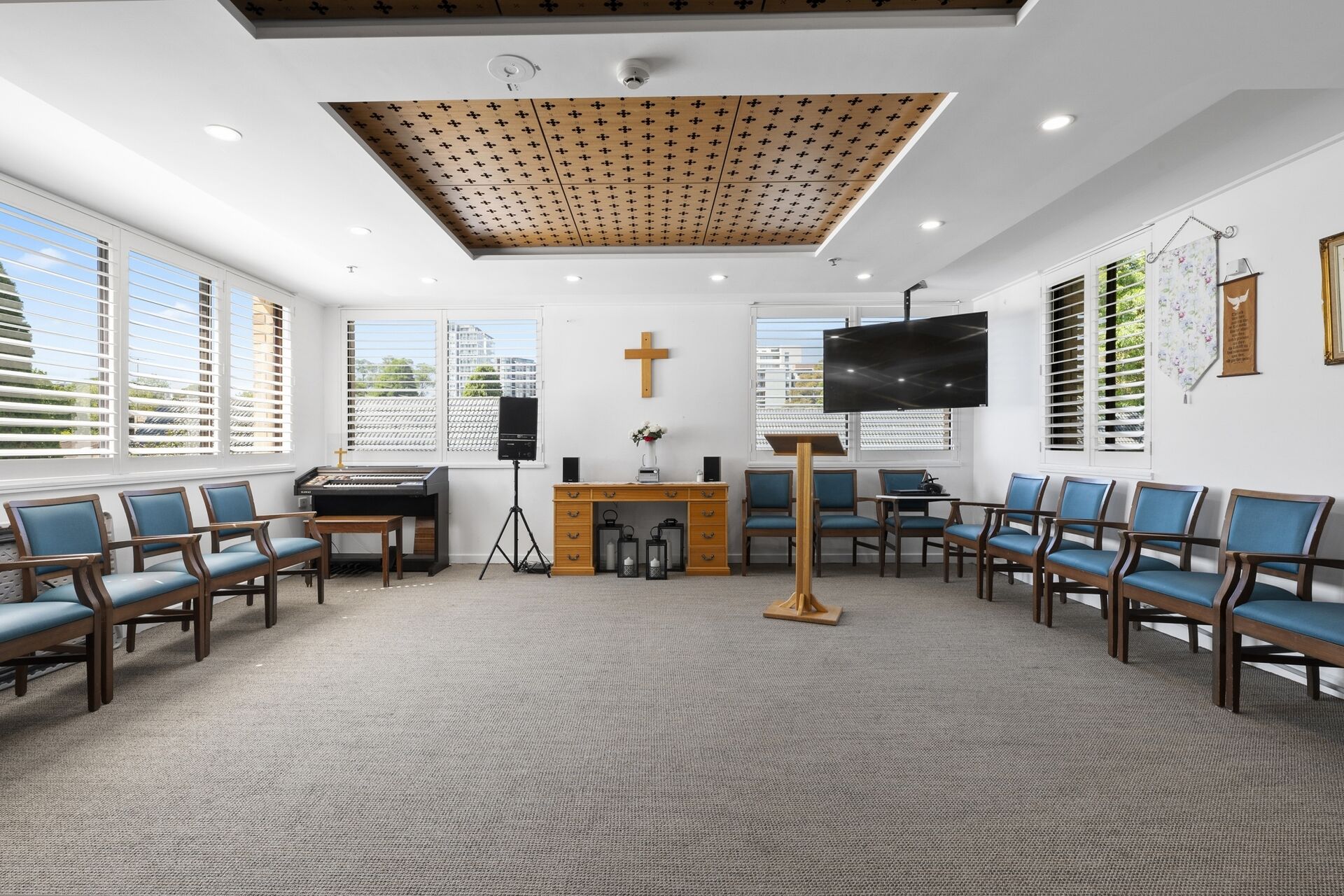communal sitting space for aged care residents to socialise at baptistcare cooinda court residential aged care home in macquarie park northern sydney